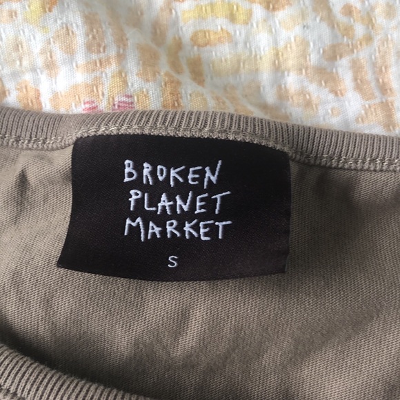 light brown broken planet market tank top - Picture 3 of 3